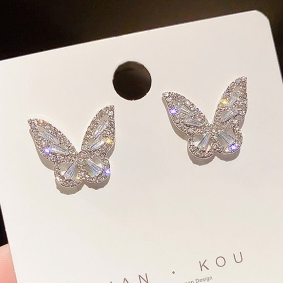 𝙡𝙖𝙨𝙩 𝙤𝙣𝙚⚡️💙 Butterfly Earrings Studs - Picture 4 of 9